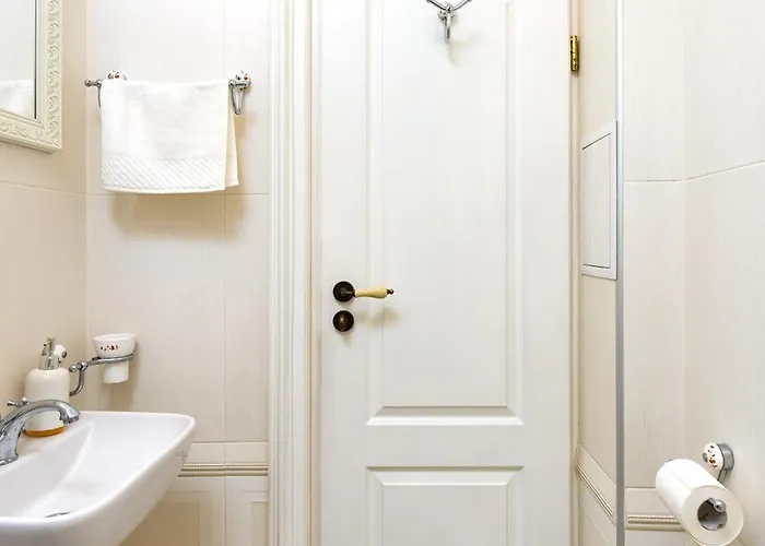 1br In The Center With Free Street Parking And Designated Workspace 플로브디프