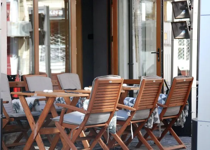 1br In The Center With Free Street Parking And Designated Workspace * 플로브디프