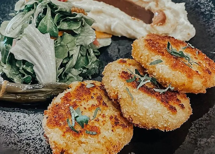 1br In The Center With Free Street Parking And Designated Workspace 아파트 *