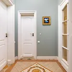 Апартаменты 1br In The Center With Free Street Parking And Designated Workspace