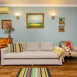 1br In The Center With Free Street Parking And Designated Workspace Апартаменты Пловдив