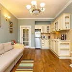 1br In The Center With Free Street Parking And Designated Workspace *