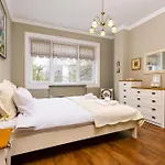 1br In The Center With Free Street Parking And Designated Workspace Апартаменты Пловдив
