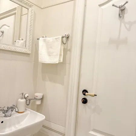 1br The Artist's Apartment, Center, Free Parking Plovdiv