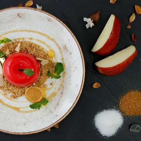 1br In The Center With Free Street Parking And Designated Workspace Apartment