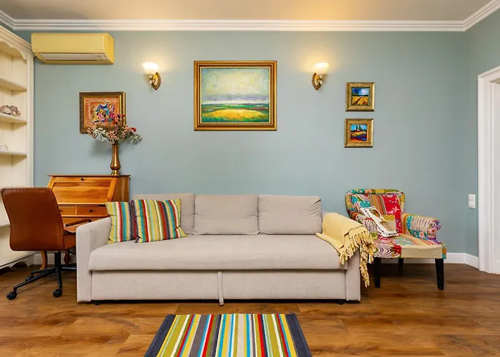 1br In The Center With Free Street Parking And Designated Workspace Apartment Plovdiv