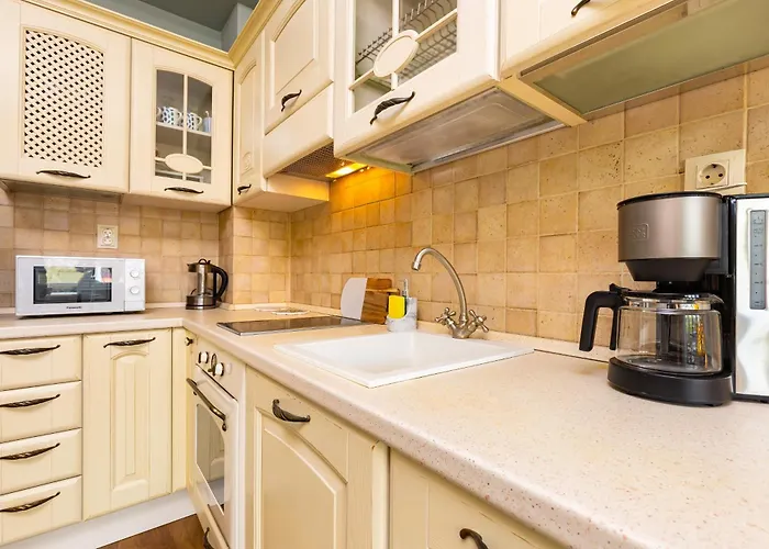 1br In The Center With Free Street Parking And Designated Workspace Apartment *