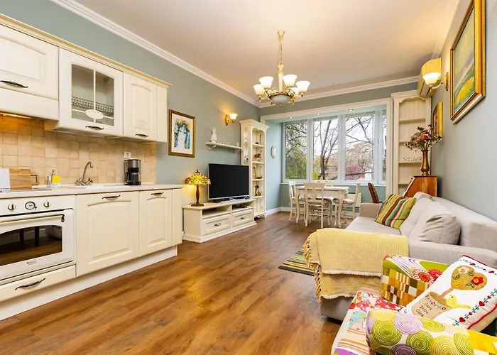 1br In The Center With Free Street Parking And Designated Workspace Apartment